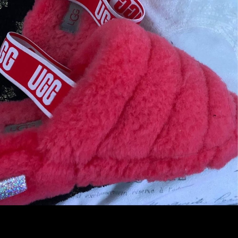 Size 7 Ugg Slides.